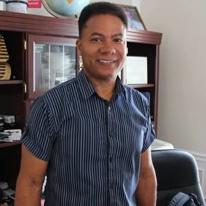 Meet your Posher, Hakim